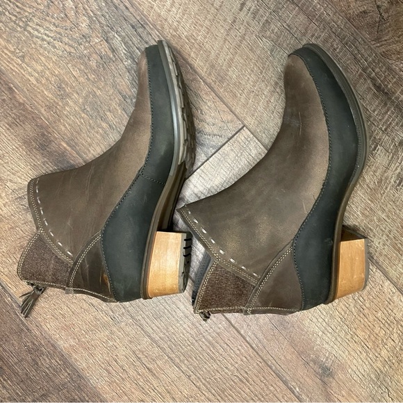 Chaco Women's Fossil Tassel Back Zip Ankle Boots Size 8 Brown - Picture 2 of 12